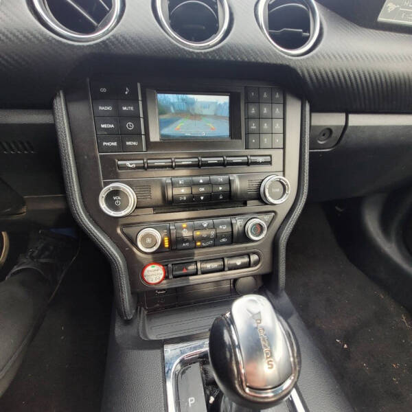 2015 Ford Mustang V6