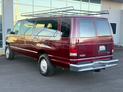 2004 Ford E-Series E-350 SD XLT
