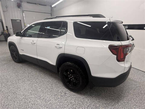2022 GMC Acadia AT4