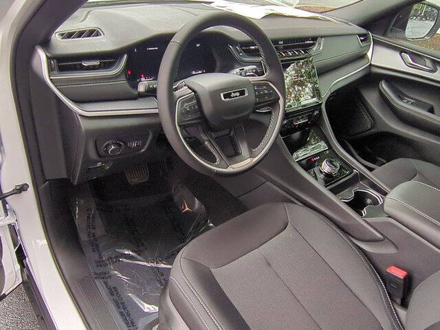 2025 Jeep Grand Cherokee Laredo X