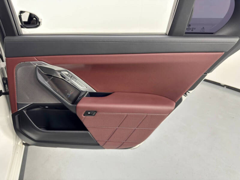 2023 BMW 7 Series 740i