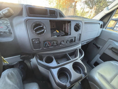 2011 Ford E-Series E-350 SD