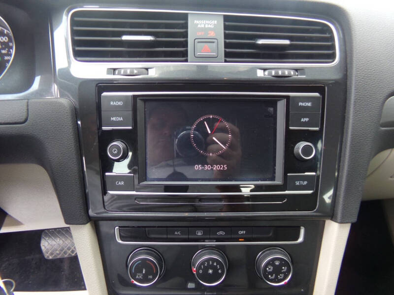 2018 Volkswagen Golf TSI S