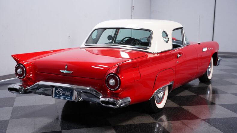 1957 Ford Thunderbird