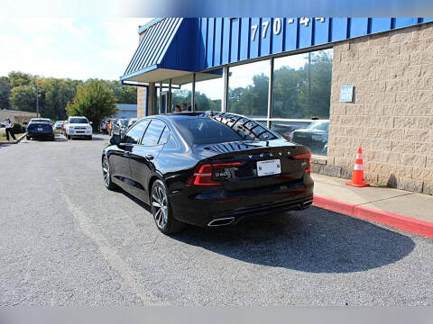 2022 Volvo S60 B5 Momentum