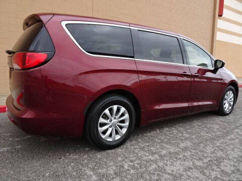 2018 Chrysler Pacifica LX