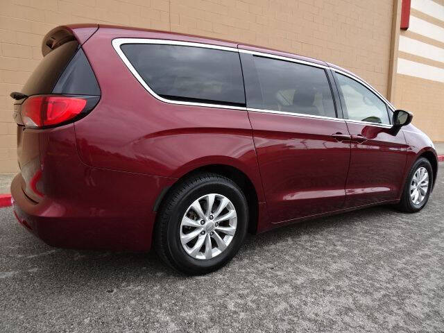 2018 Chrysler Pacifica LX