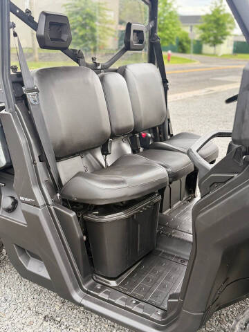 2024 Can-Am Defender HD7