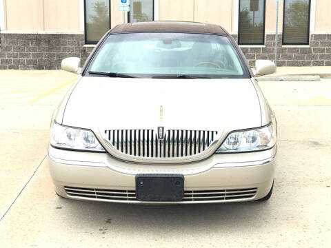 2004 Lincoln Town Car for sale at JB Motors in Kansas City MO