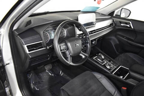 2023 Mitsubishi Outlander SE