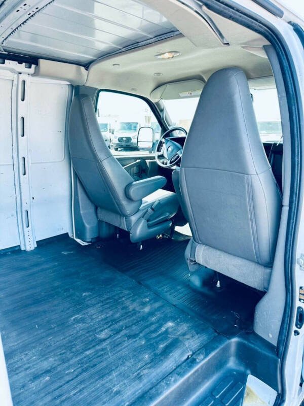 2023 Chevrolet Express 2500