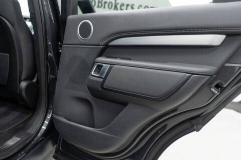 2023 Land Rover Discovery P300 S R-Dynamic