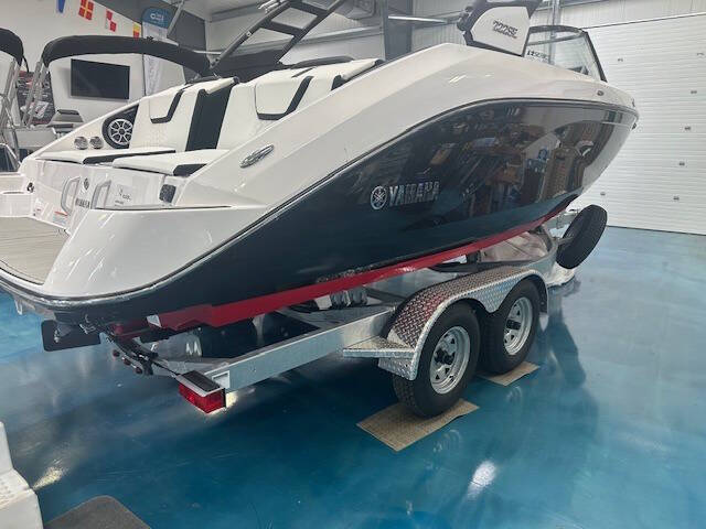 2025 Yamaha 222SE