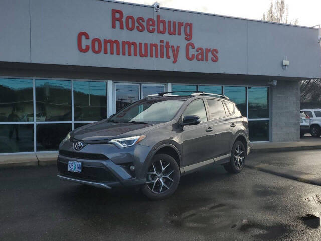 2016 Toyota RAV4 SE's photo