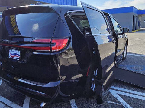 2024 Chrysler Pacifica Touring L