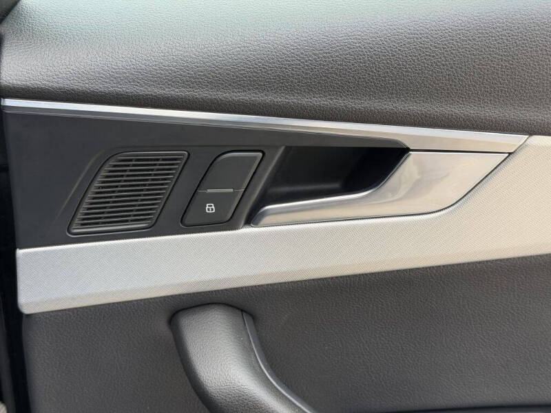 2017 Audi A4 2.0T quattro Premium Plus