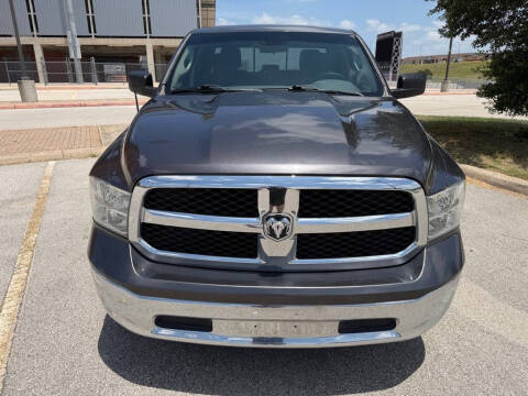 2017 RAM 1500 SLT