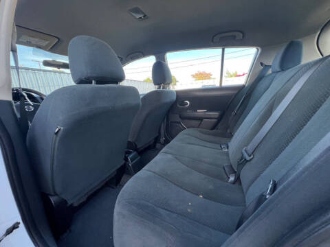 2011 Nissan Versa 1.8 S