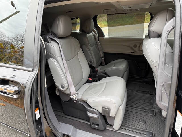 2023 Toyota Sienna Limited 7-Passenger
