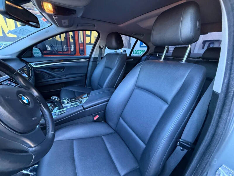 2016 BMW 5 Series 528i