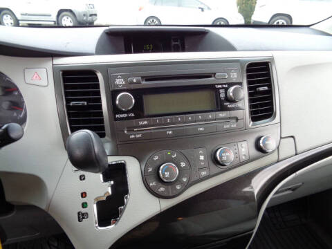 2012 Toyota Sienna Base 7-Passenger