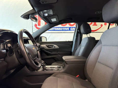 2022 Chevrolet Traverse LT Cloth