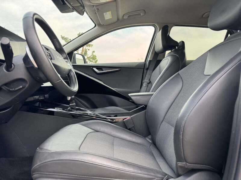 2023 Kia Niro EX
