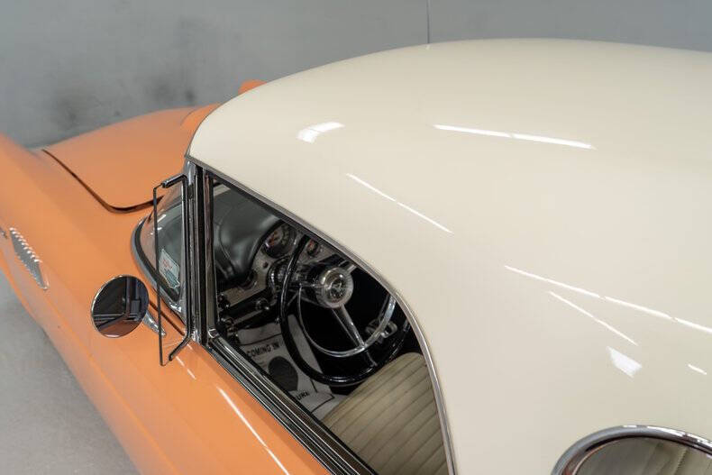 1957 Ford Thunderbird