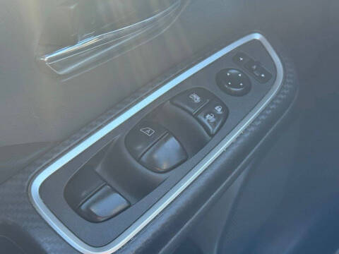 2021 Nissan Versa SR