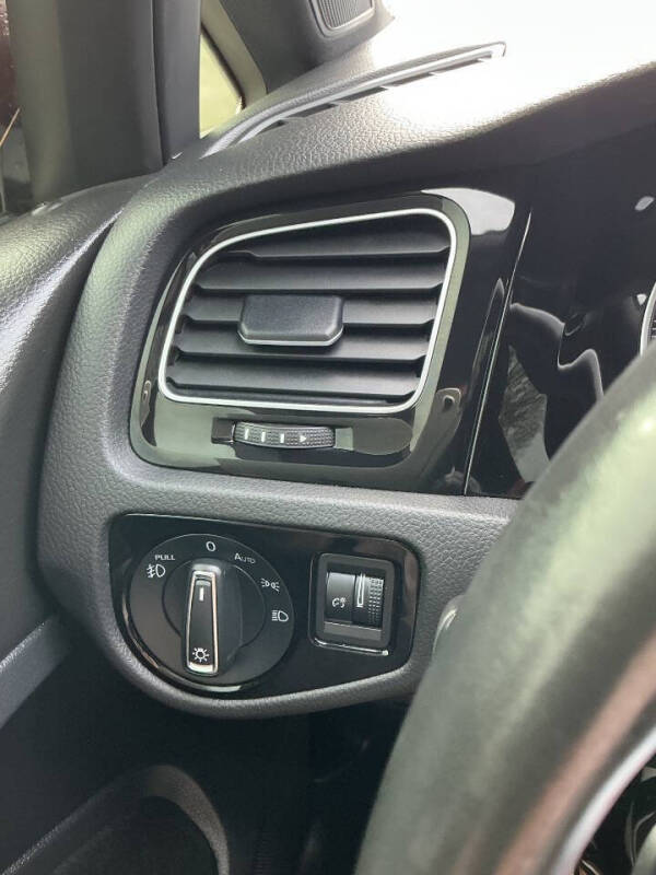 2020 Volkswagen Golf GTI SE