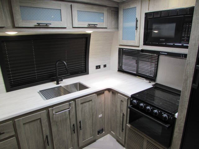 2022 Forest River 270FKS