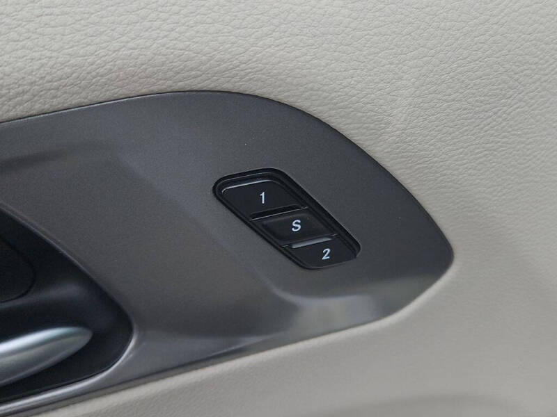 2024 Chrysler Pacifica Plug-In Hybrid Select