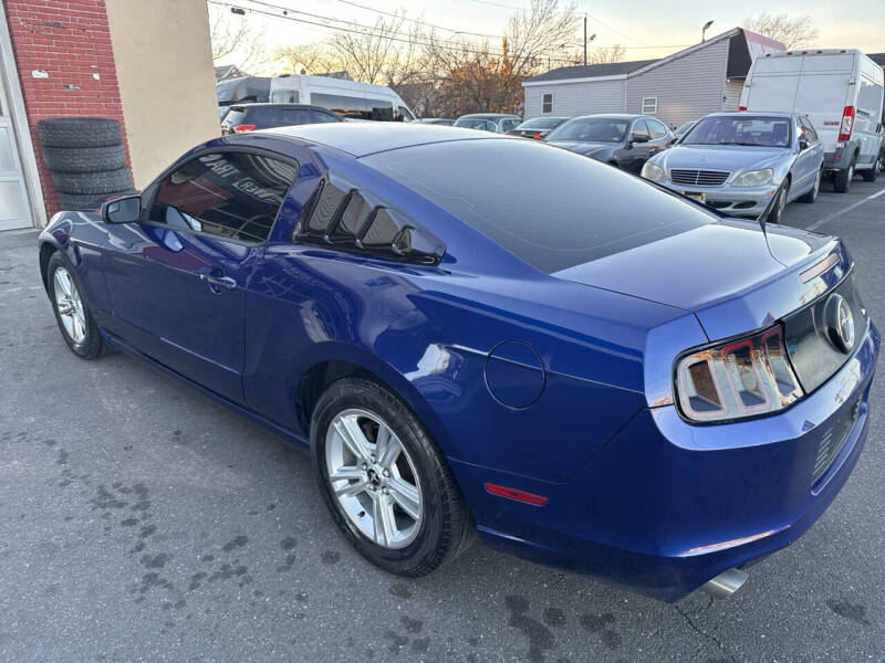 2014 Ford Mustang V6