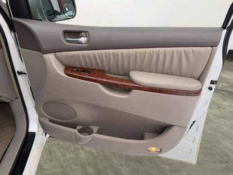 2005 Toyota Sienna XLE 7 Passenger