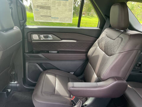 2025 Ford Explorer Platinum