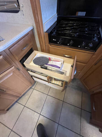 2007 Winnebago Adventurer