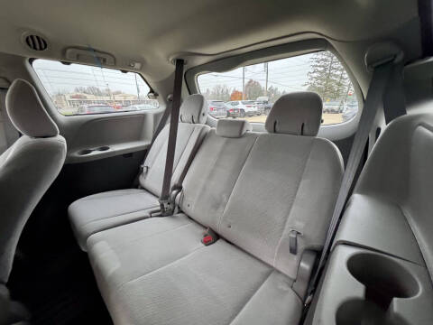 2016 Toyota Sienna LE 8-Passenger