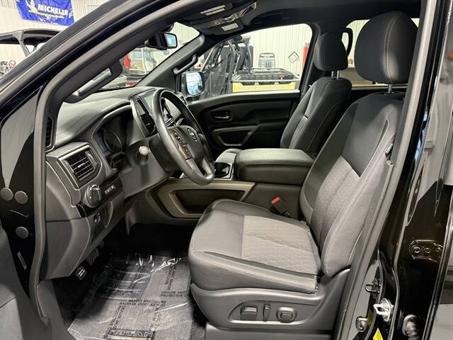 2024 Nissan Titan SV