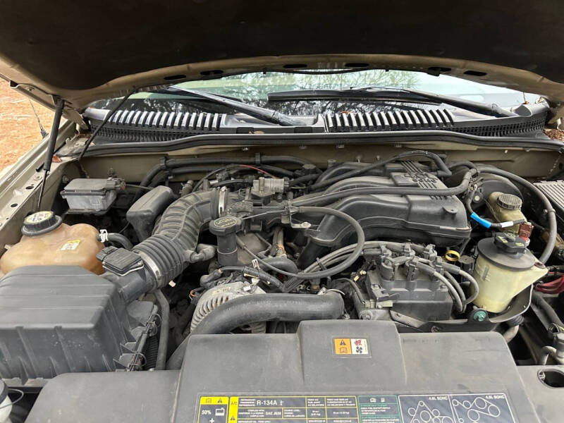 2002 Ford Explorer XLS