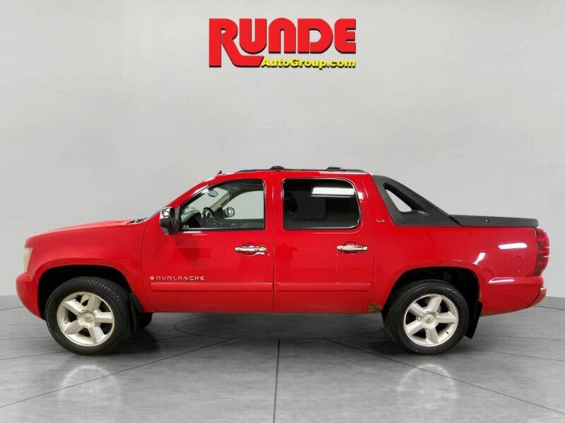 Used 2007 Chevrolet Avalanche LT with VIN 3GNFK12347G281766 for sale in Hazel Green, WI