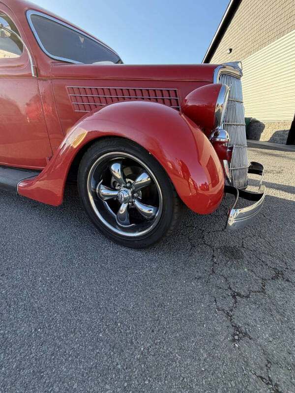 1935 Ford 5 Window  Coupe Coupe