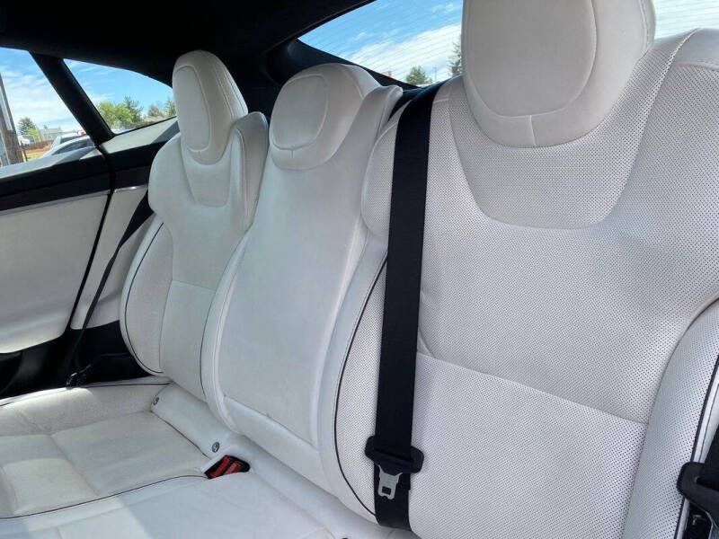 2022 Tesla Model S Plaid