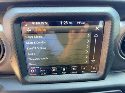 2022 Jeep Gladiator Sport