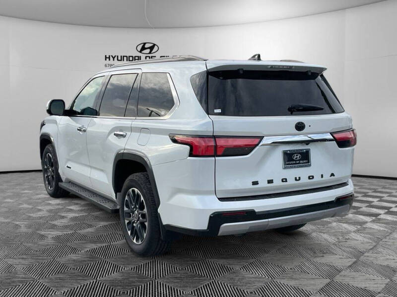 2023 Toyota Sequoia SR5