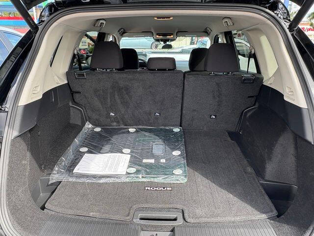 2025 Nissan Rogue SV