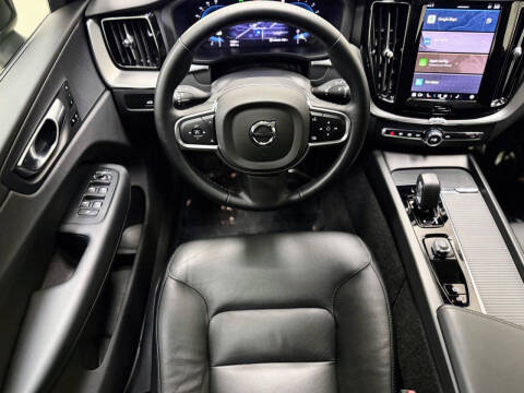 2025 Volvo XC60 B5 Core Dark Theme