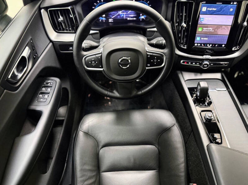 2025 Volvo XC60 B5 Core Dark Theme