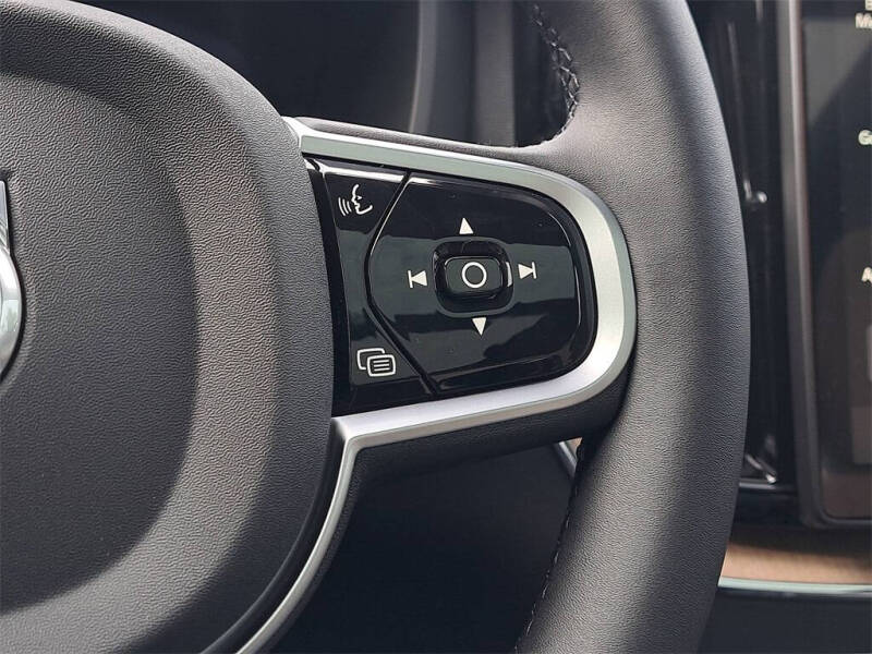 2026 Volvo XC60 T8 Plus