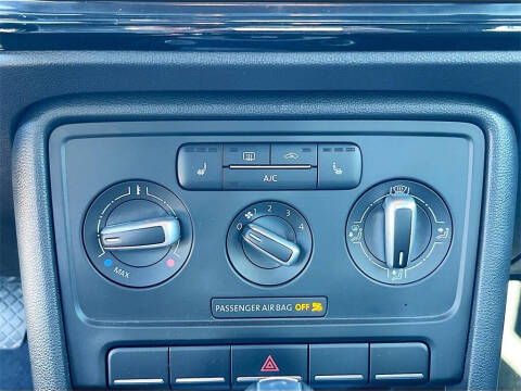 2018 Volkswagen Beetle 2.0T Coast