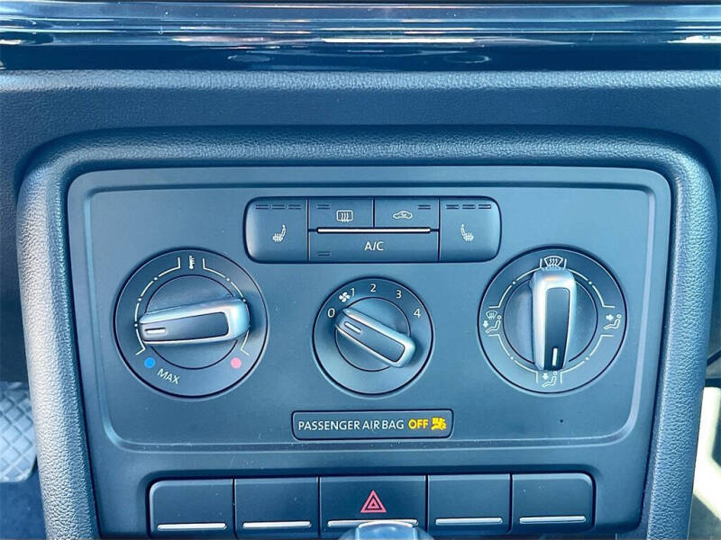 2018 Volkswagen Beetle 2.0T Coast